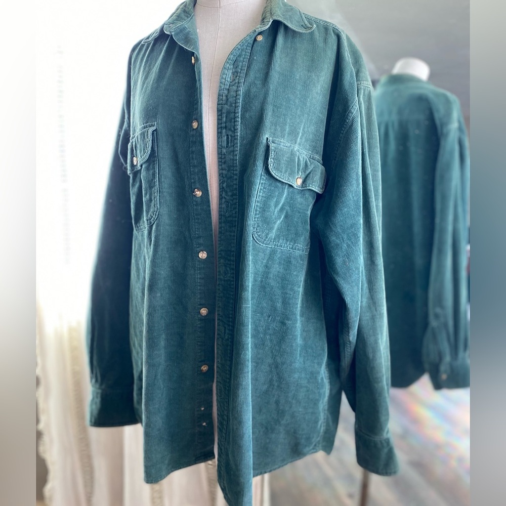Burtons Men’s Relaxed Fit Corduroy dark green  Button-Up Long Sleeve Shirt